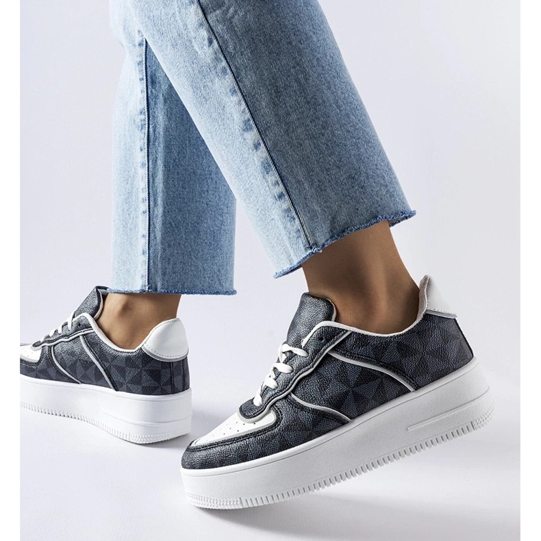 D/GMR Mustat tennarit, joissa on Sands-monogrammi