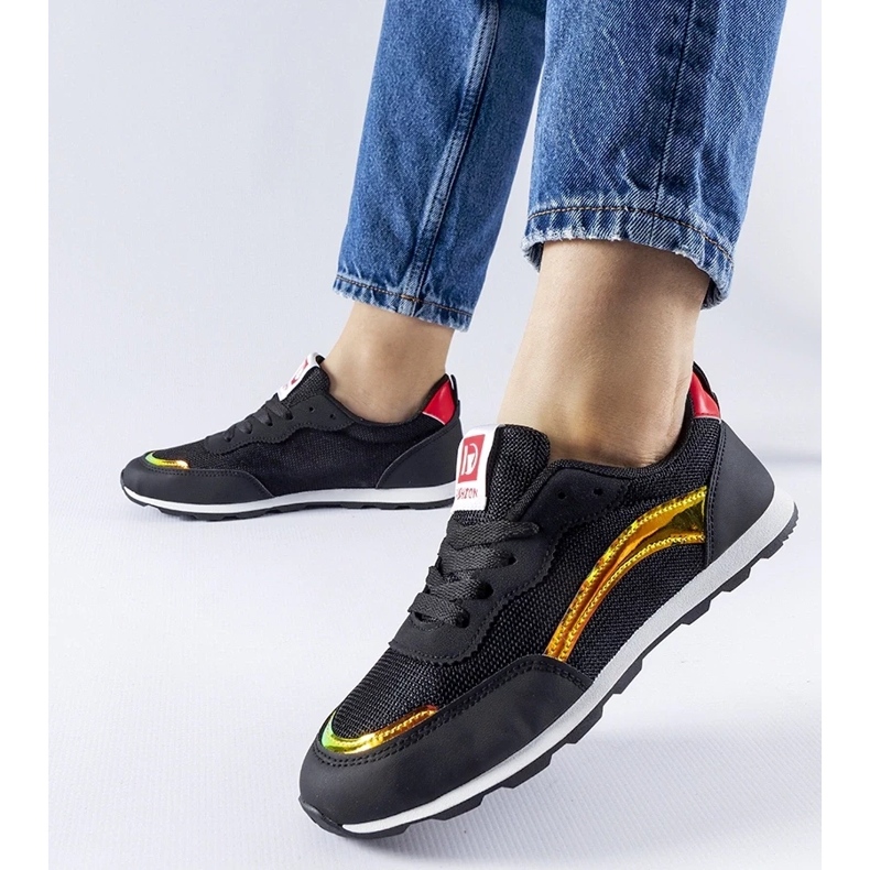 D/GMR Mustat Cavior urheilulenkkarit