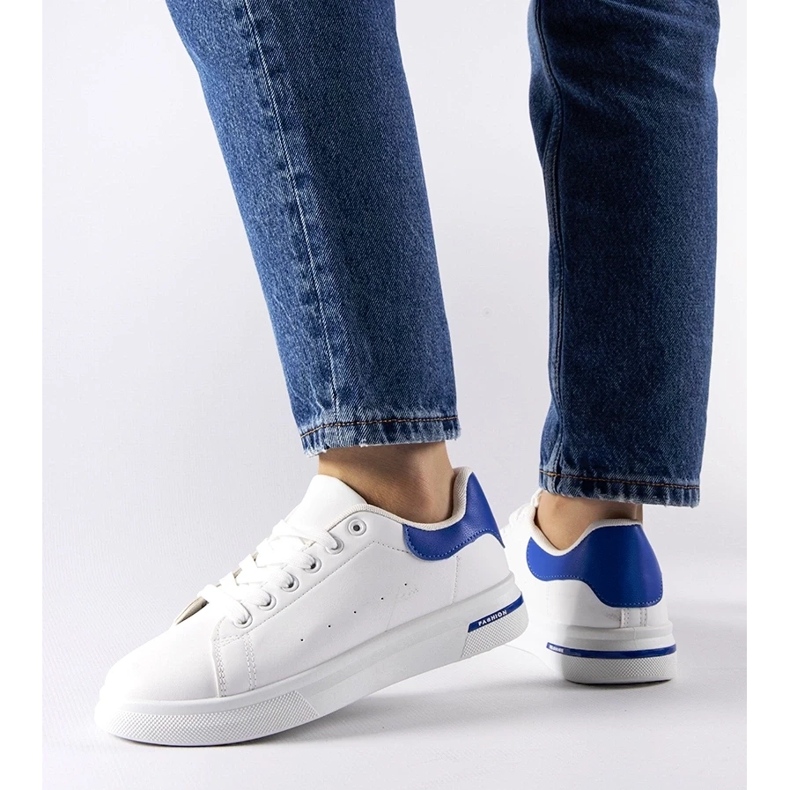 D/GMR Valkoiset ja laivastonsiniset Leland lenkkarit valkoinen