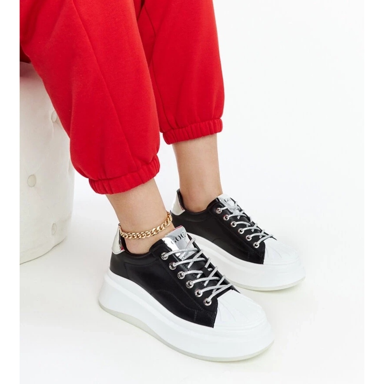 D/GMR Mustat alustalenkkarit Goe NN2N4034