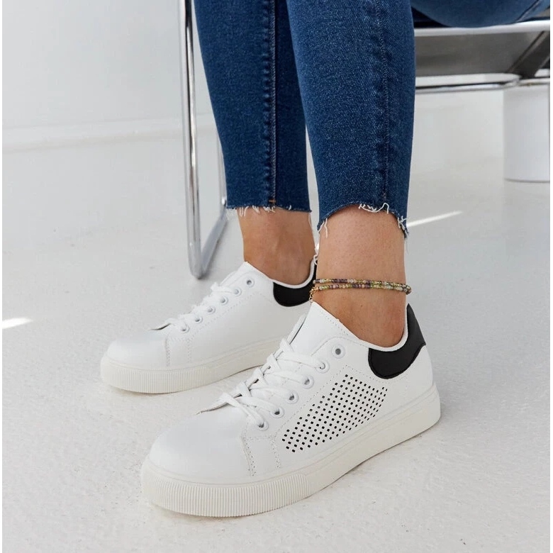 D/GMR Valkoiset harjakattoiset Semhar-lenkkarit valkoinen