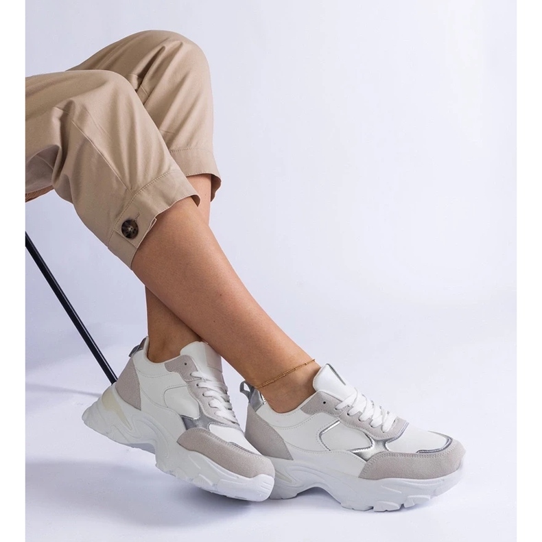 D/CEO Valkoiset lenkkarit massiivisella Torrezan pohjalla valkoinen