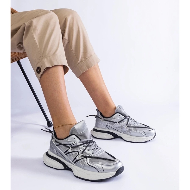 D/CEO Hopeiset naisten tennarit massiivisella Colunga-pohjalla hopea