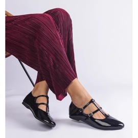 D/CEO Mustat patentoidut balettihousut, joissa Marinos-solki