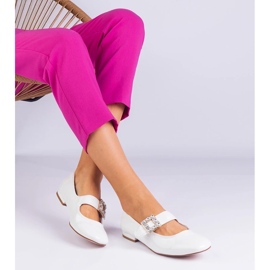 D/CEO Maalattu valkoiset balleriinit, jotka on koristeltu ferpsa -solki valkoinen