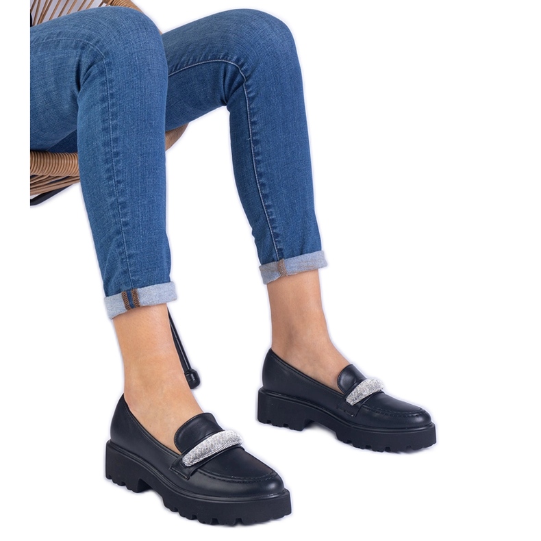 Mustat naisten leivänkoristeet koristeltu zirkonilla