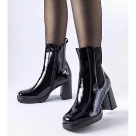 D/CEO Bonin mustat patentoidut nilkkurit