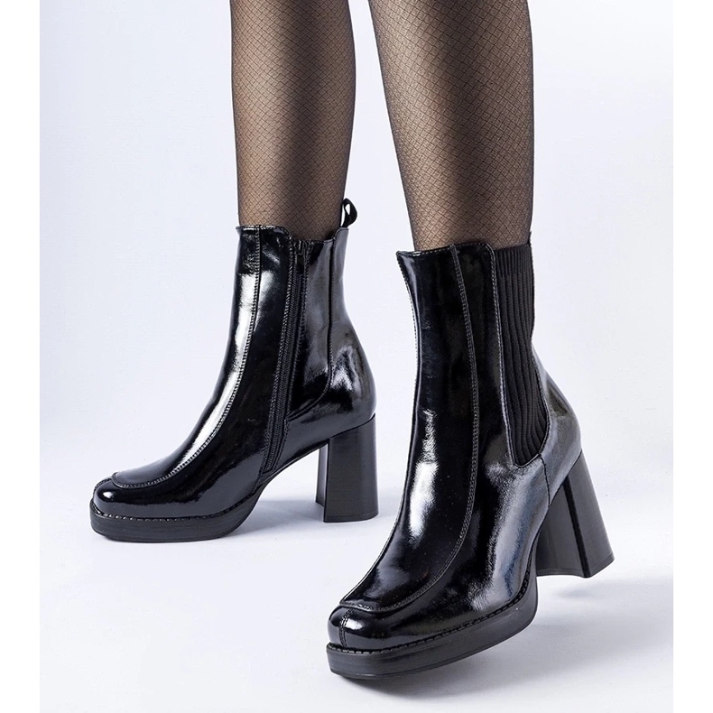 D/CEO Bonin mustat patentoidut nilkkurit