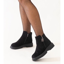 D/CEO Mustat nilkkurit koristeellisella riipuksella Melanen ekologisella mokkanahalla