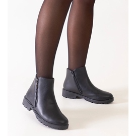 D/CEO Mustat nilkkurit metallisisäkkeillä, Branda ekonahkaa