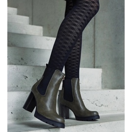 D/CEO Vihreät nilkkurit, jotka on valmistettu Motena eko-nahasta