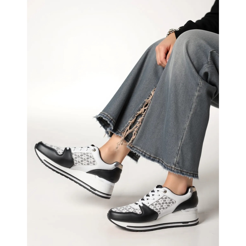 Naisten Revilo -mustat lenkkarit