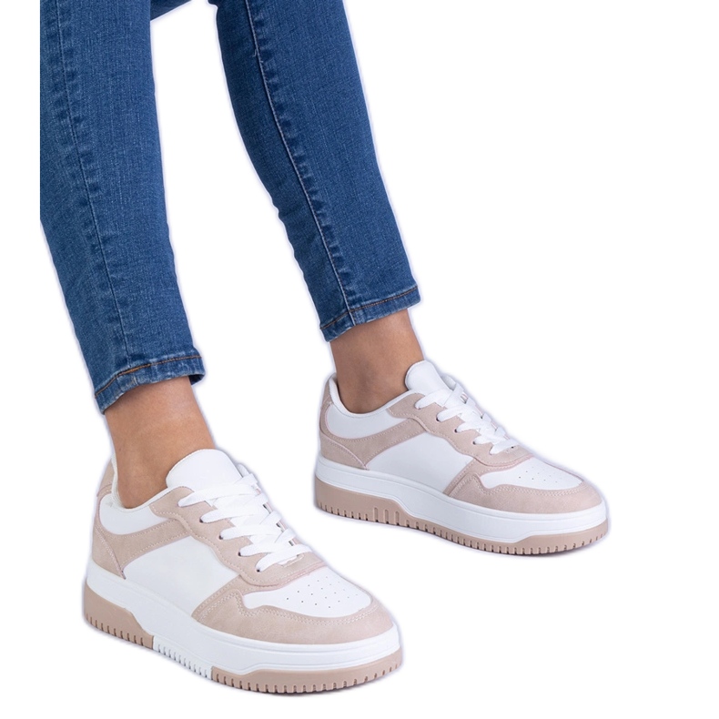 Ruskeat lenkkarit paksulla pohjalla