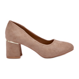 Eco -mokkanahkapumput pimeässä pylväässä beige