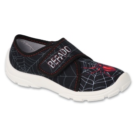 Befado lasten tossut 974X565 mustat hämähäkkisovelluksella