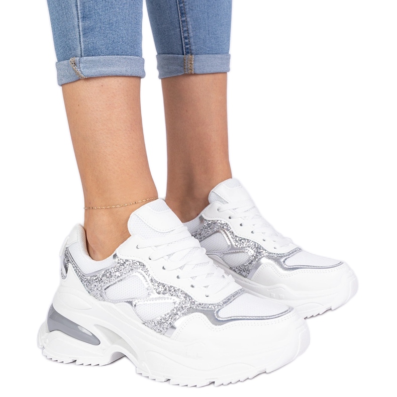 Naisten valkoiset lenkkarit koristeltu kimaltelevat valkoinen