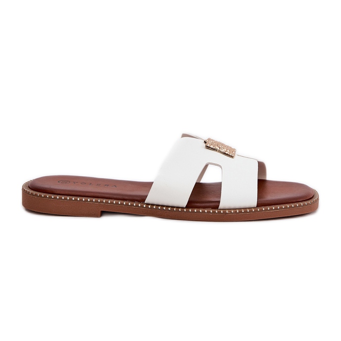 Litteät läpimurteet, joissa on leikkaus ja valkoinen sisustus