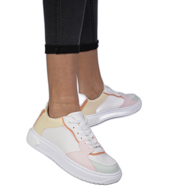 Valkoiset ja keltaiset urheilun lenkkarit Eco-Leatherista valkoinen