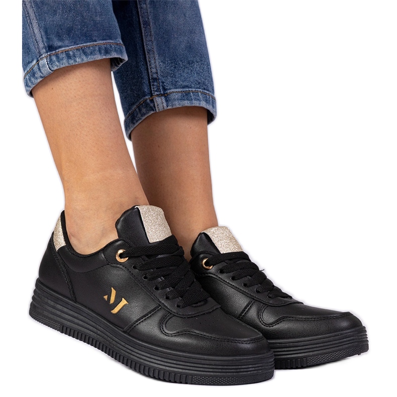 Mustat naisten lenkkarit kultaisella kimalteella