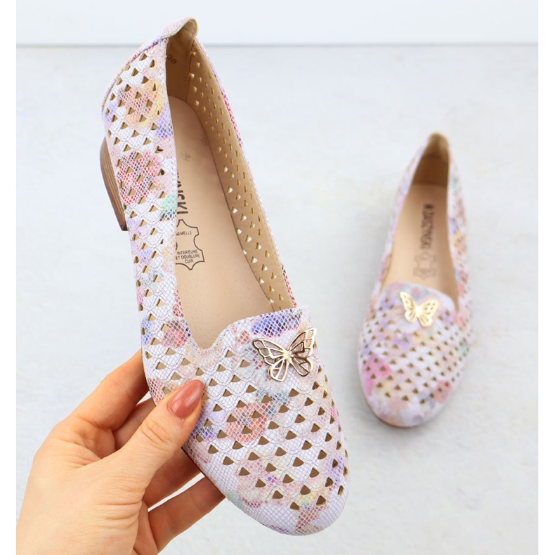 Matalakorkoiset naisten kengät kukilla M. Daszyński SA222-3 monivärinen