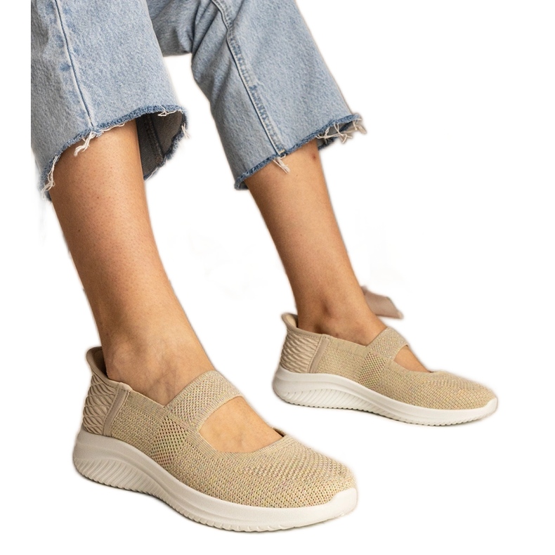 Beige naisten lenkkarit puristetulla pohjalla