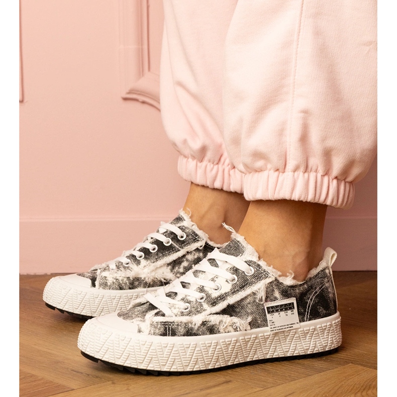 Mustat naisten lenkkarit urheilut