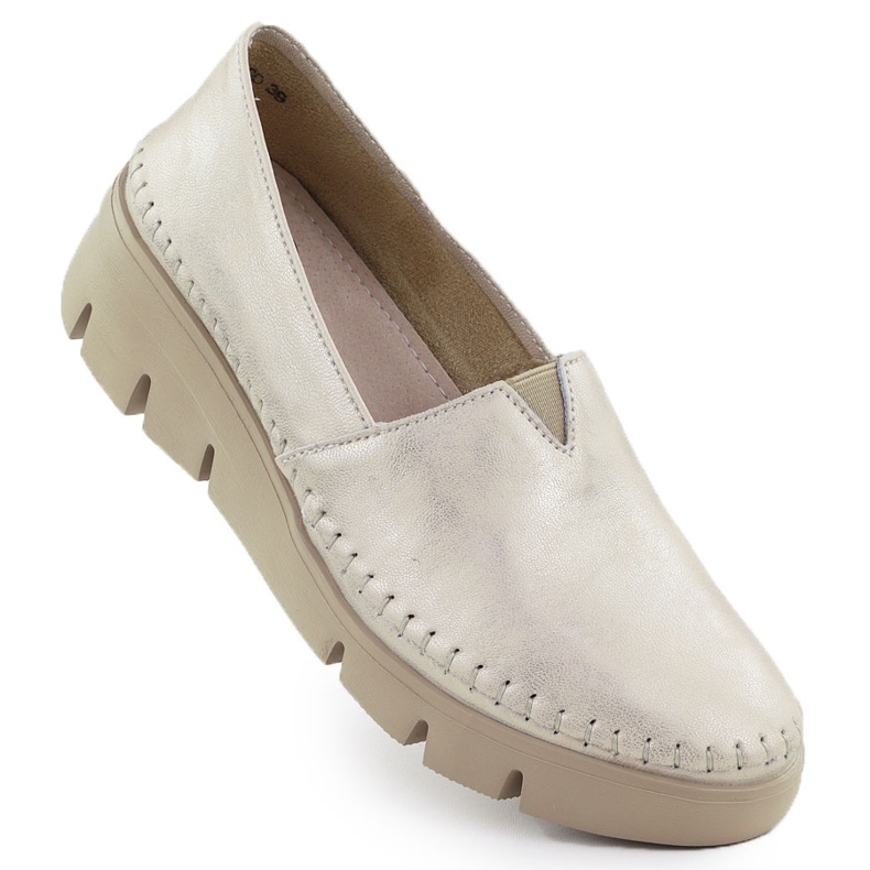 Naisten nahkakengät kultaisella kiilalla Filippo 6161 kultainen