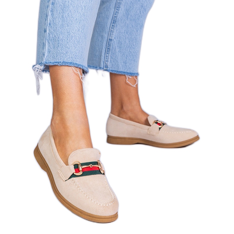 Ekozamszin beige -leipomot kultaisella sisustuksella