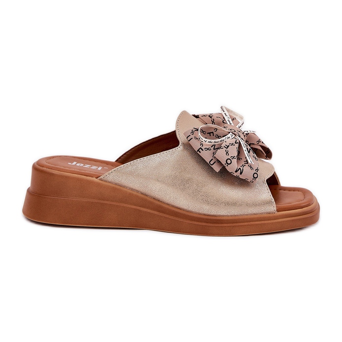 Jezzi Naisten kiilat kiilalla kultaisen keulan kanssa kultainen