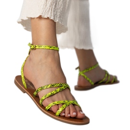 Keltaiset sandaalit tasaisella pohjalla keltainen Keltaiset sandaalit tasaisella pohjalla keltainen