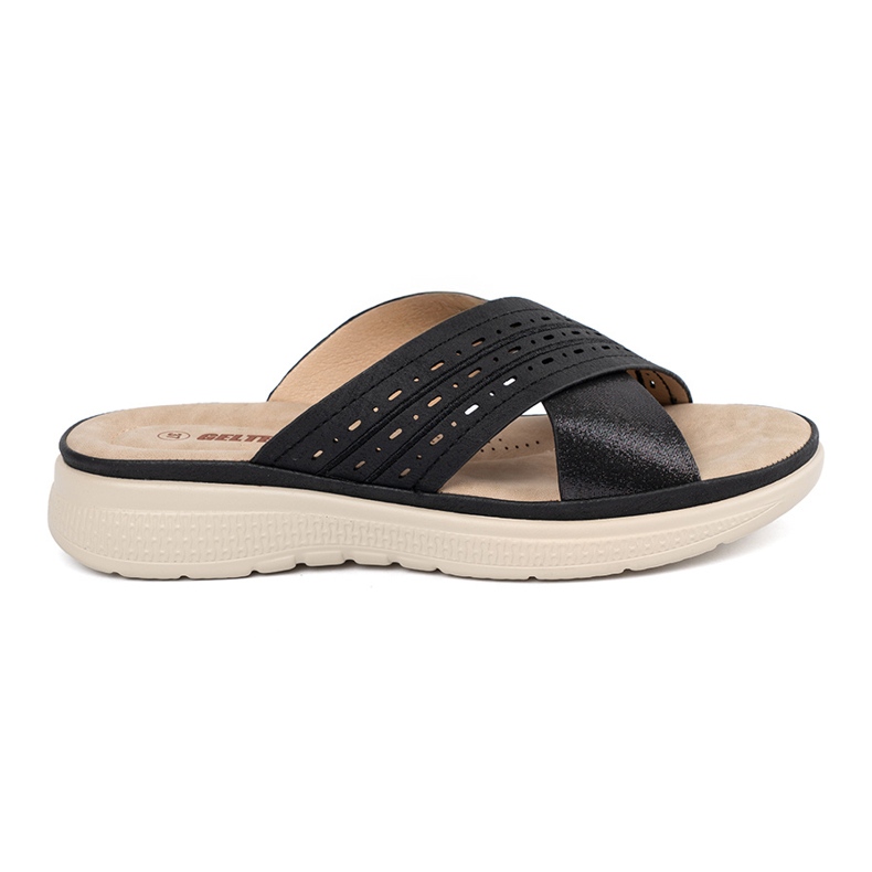 Mustat tossut alustalla