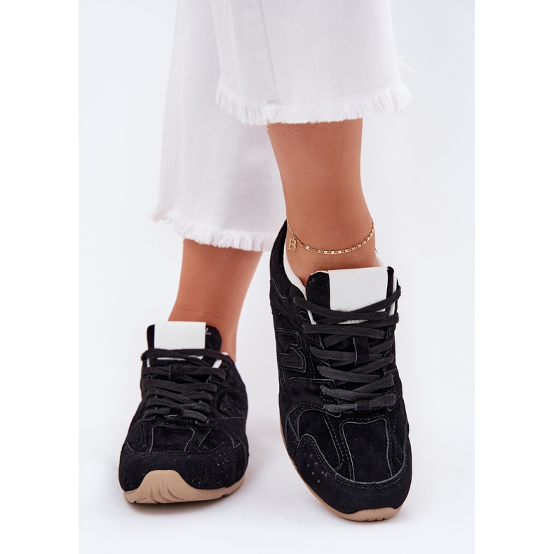 Naisten urheilukengät ekologisella mokkanahalla mustalla