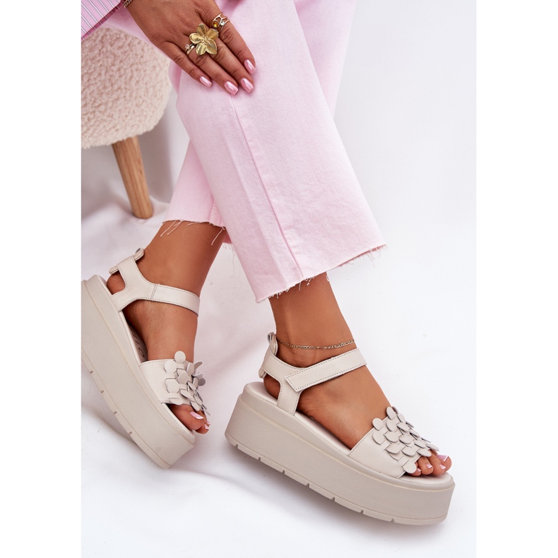 Naisten nahka sandaalit Chebello 4701 beige -alustalla