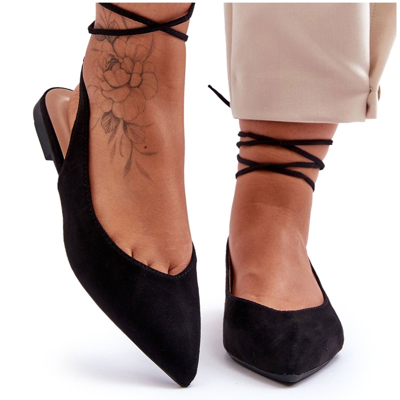 Naisten ekologinen ja mustat balleriinit