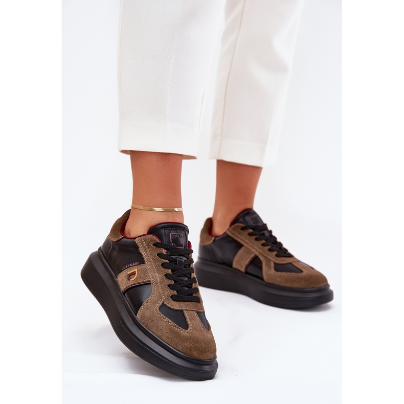 Naisten nahka lenkkarit Big Star -alustalla, kirjoittanut Daniel Lopez SS2D4001 Black musta