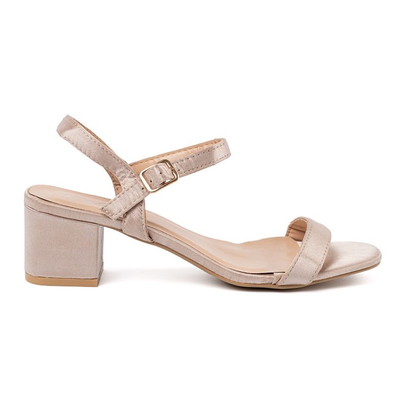Shelvt Matalalla satiini -sandaalit beige