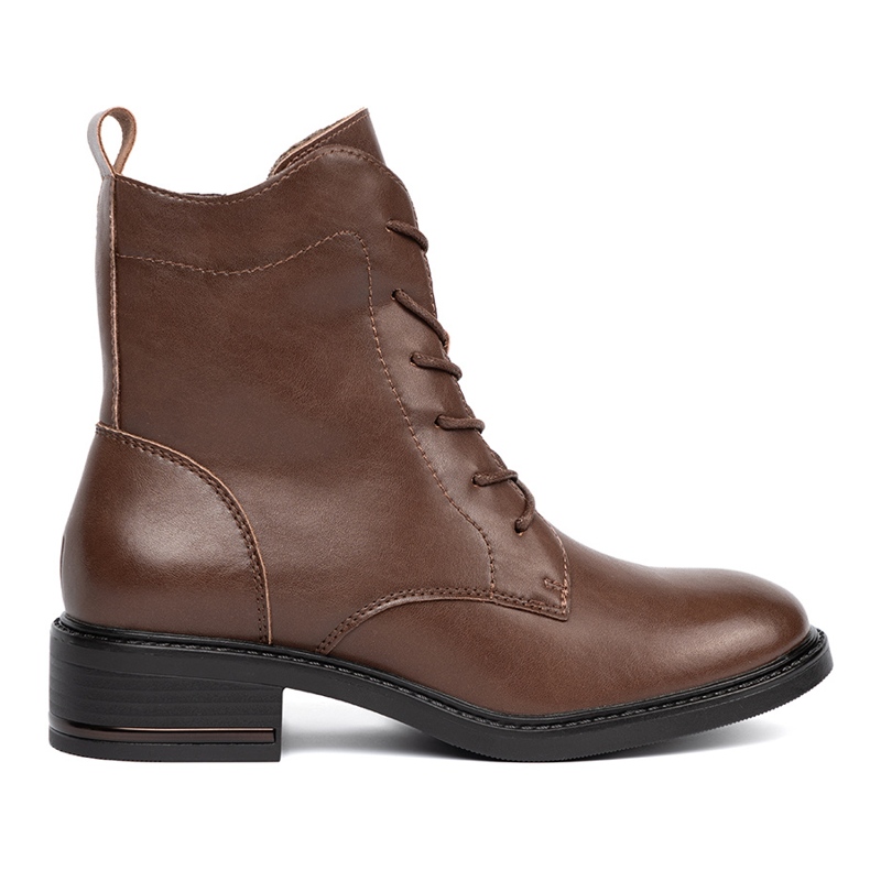 Ruskeat pitsi -saappaat, joilla on matala kantapää Sergio Leone