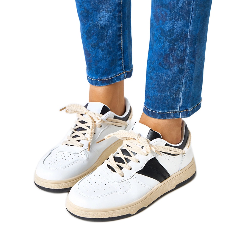 Valkoiset ja valkoiset naisten Marcella -lenkkarit valkoinen