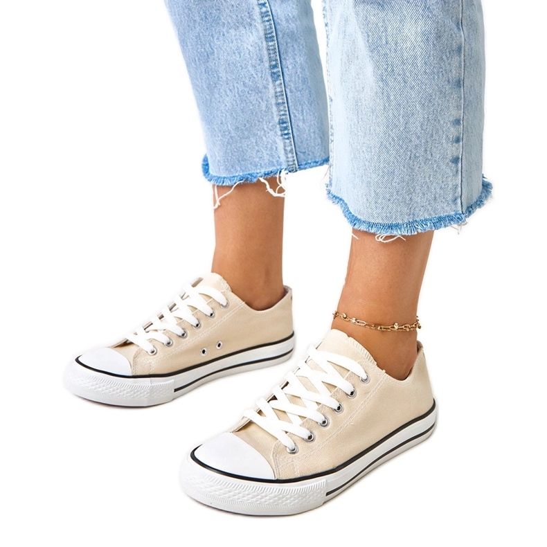 Beige klassinen naisten Zurhat -lenkkarit