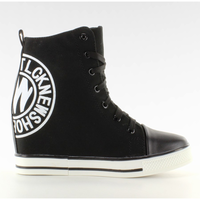 Tennarit, joissa on pellava leima TL251 musta