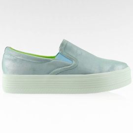 Liukkaa korkealla pohjaisella sinisellä sininen