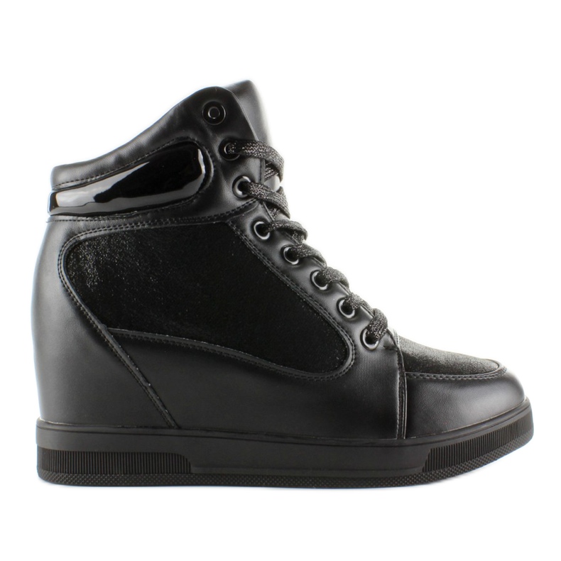 2017-3 Mustat korkeat lenkkarit