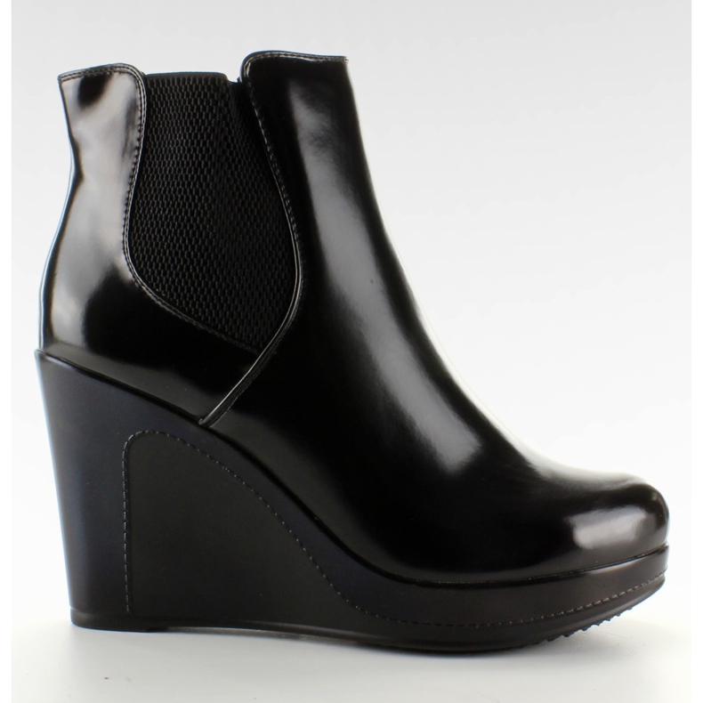 Musta Jodhpur-saappaat kiilassa Musta