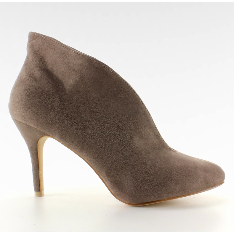 Sisäänrakennetut tapit, joissa on leikattu 1413 taupe ruskea