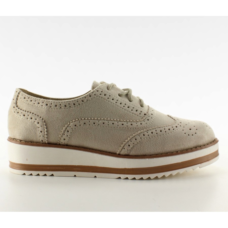 Mokasiinit korkealla pohjalla ruskea