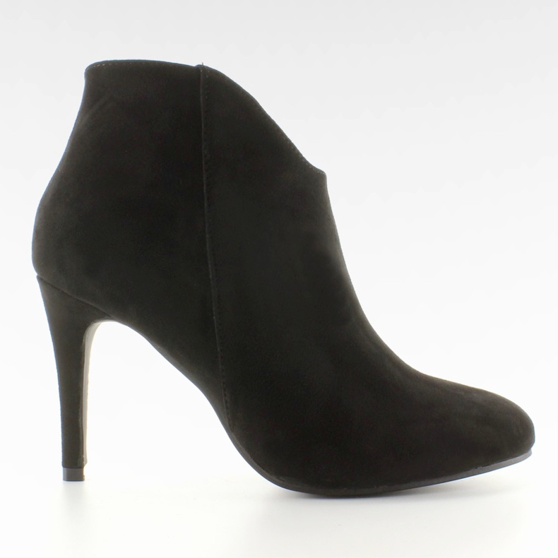 Saappaat, joissa leikattu AT-0592-L Musta