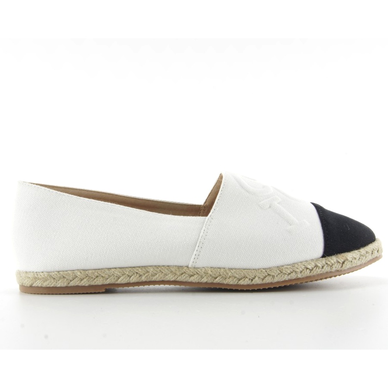 Esapdryle kohokuvioiduilla kirjaimilla T267 valkoinen