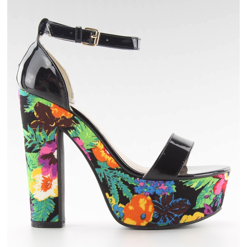 Sandaalit kukkien kantapäässä 788-3 Musta