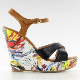 Sandaalit maalatulla kiilalla LM-521 musta ruskea