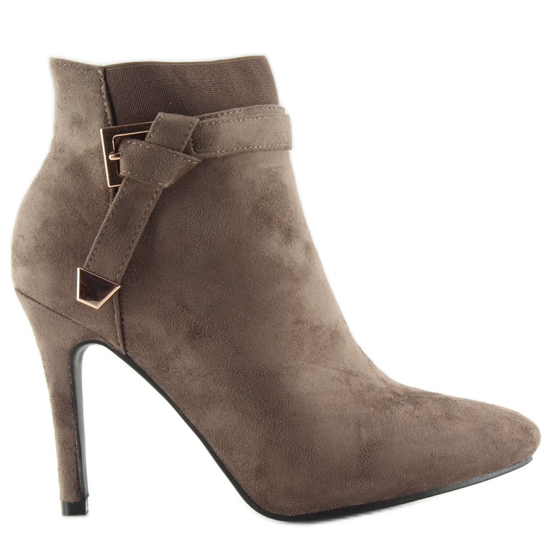 Saappaat ruskealla korkokenkolla F74